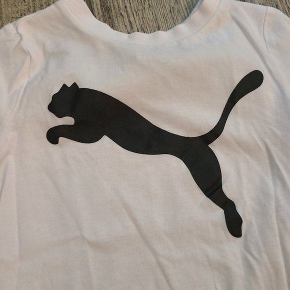 🏷 3/$15 or 5/$20 PUMA toddler short sleeve t-shirt white size 4T - Picture 3 of 6
